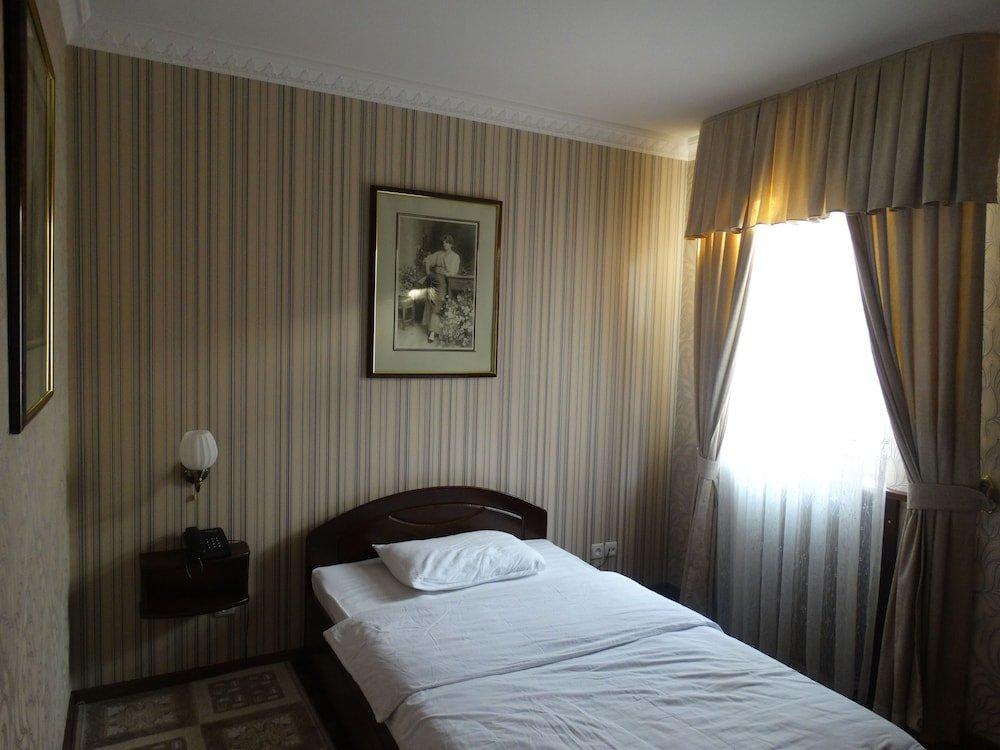 Hotel Papillon Tasjkent Exteriör bild